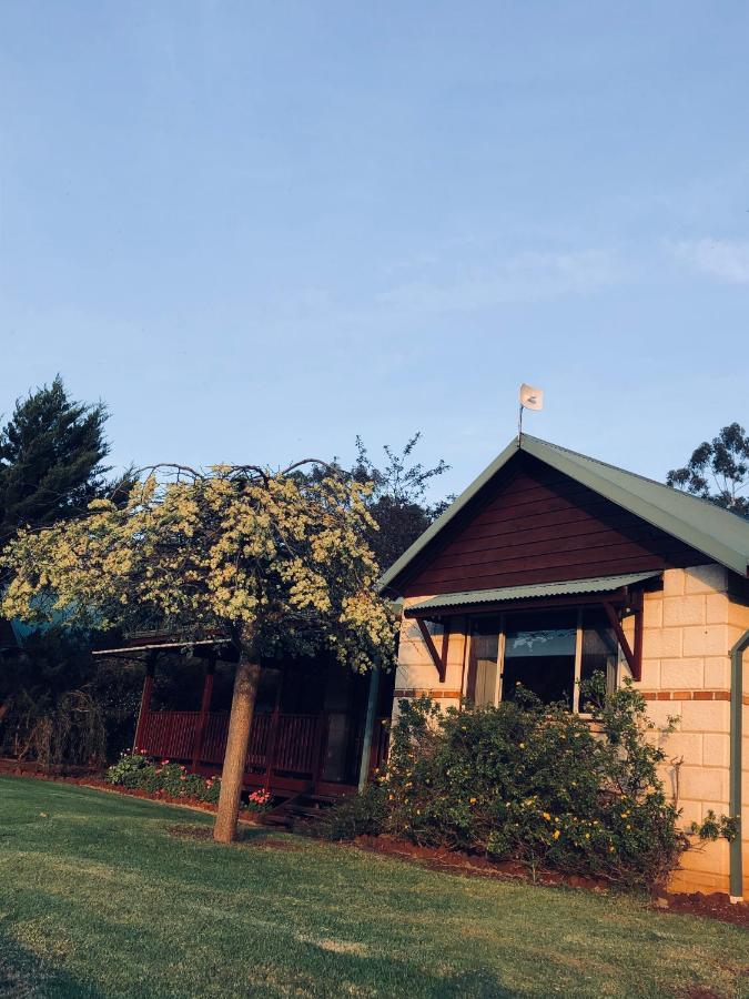 Clover Cottage Country Retreat Manjimup Exterior photo